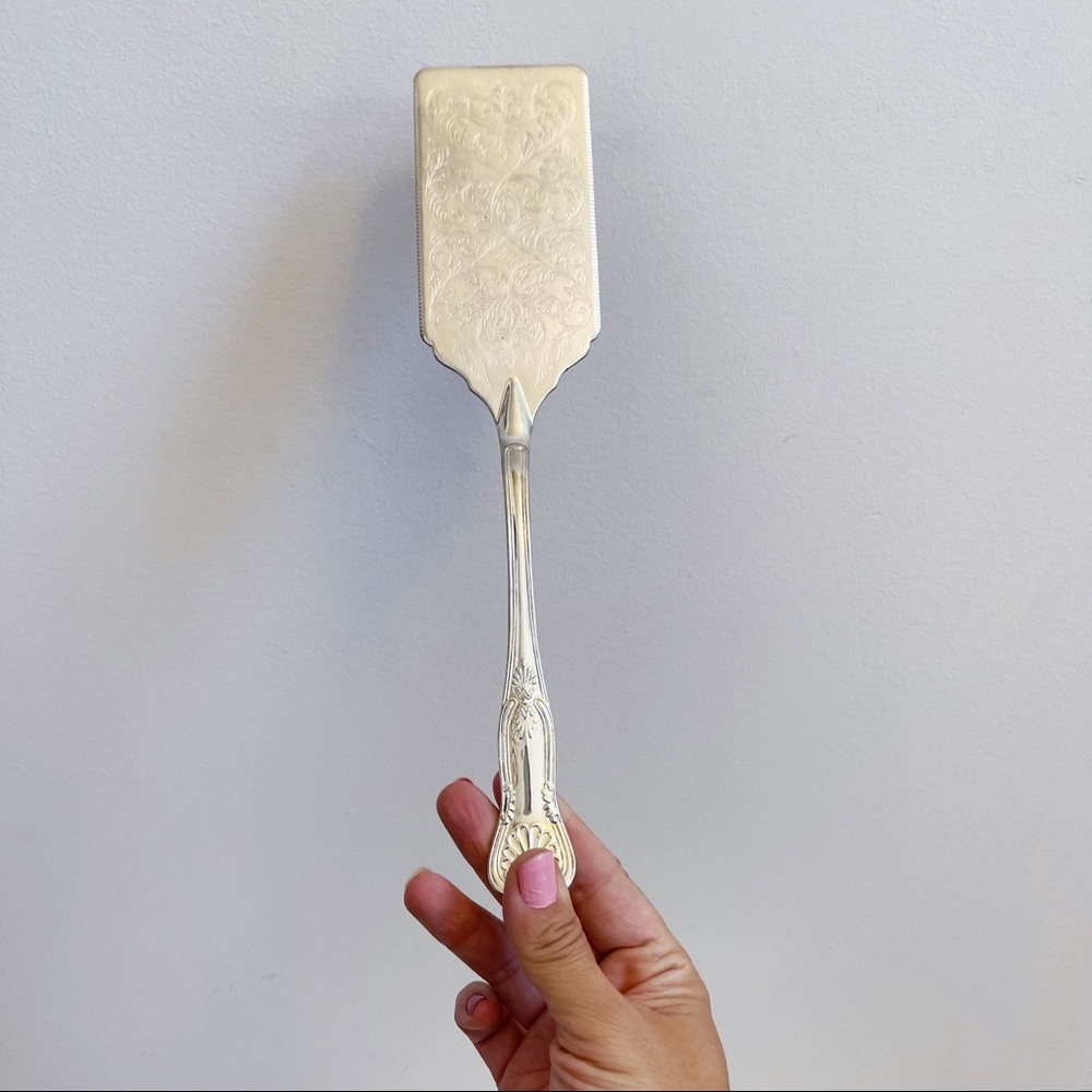 Sheffield Silverplated Floral Etch Lasagna Server